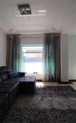 Casa à venda com 380m², 3 quartos e 2 vagasSala tv