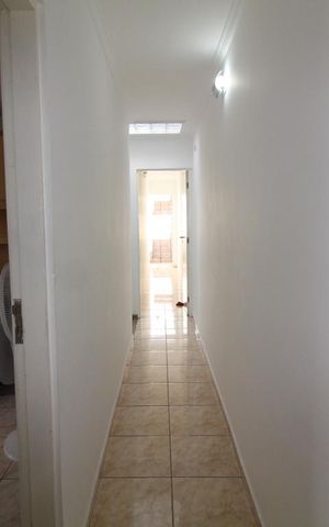Casa à venda com 380m², 3 quartos e 2 vagasCorredor