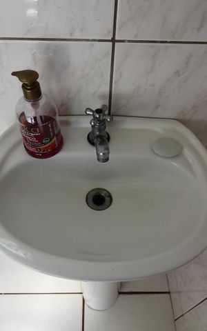 Casa à venda com 380m², 3 quartos e 2 vagasBanheiro da piscina