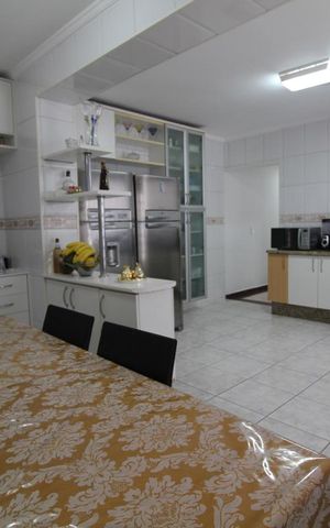 Casa à venda com 380m², 3 quartos e 2 vagasCozinha