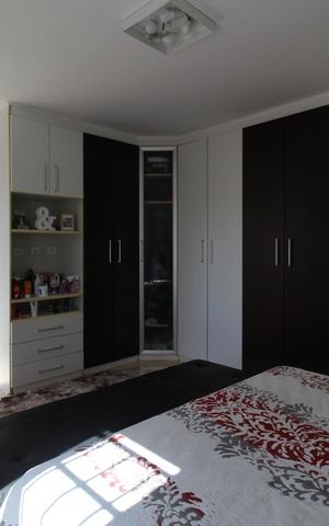 Casa à venda com 380m², 3 quartos e 2 vagasSuite 1 armários
