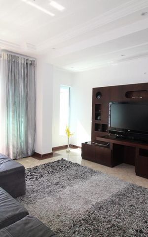 Casa à venda com 380m², 3 quartos e 2 vagasSala tv