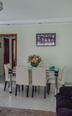 Casa para alugar com 260m², 4 quartos e 6 vagas Casa para alugar com 260m², 4 quartos e 6 vagasSala