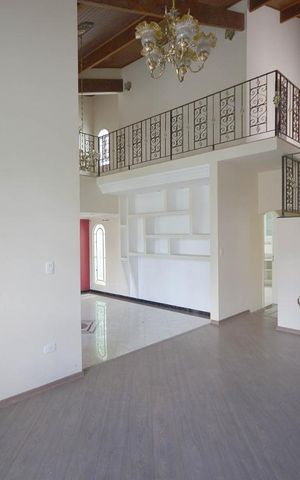 Casa para alugar com 556m², 6 quartos e 4 vagas Casa para alugar com 556m², 6 quartos e 4 vagasSala de Estar