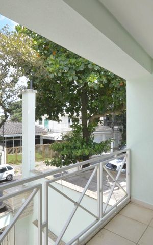 Casa para alugar com 556m², 6 quartos e 4 vagas Casa para alugar com 556m², 6 quartos e 4 vagasVaranda do Quarto