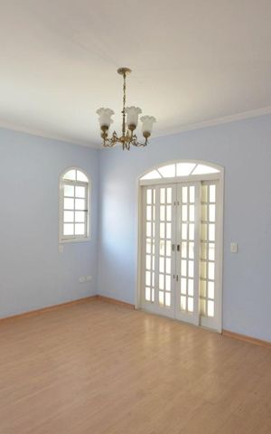 Casa para alugar com 556m², 6 quartos e 4 vagas Casa para alugar com 556m², 6 quartos e 4 vagasQuarto 4
