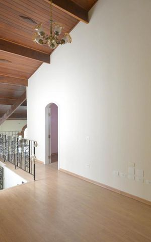 Casa para alugar com 556m², 6 quartos e 4 vagas Casa para alugar com 556m², 6 quartos e 4 vagasCirculação