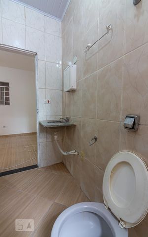 Casa para alugar com 60m², 1 quarto e sem vagaBanheiro