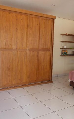 Casa à venda com 230m², 5 quartos e 3 vagas Casa à venda com 230m², 5 quartos e 3 vagasQuarto 1