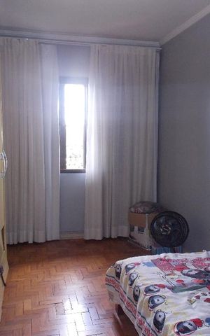 Casa à venda com 230m², 5 quartos e 3 vagas Casa à venda com 230m², 5 quartos e 3 vagasQuarto 2