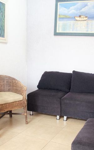 Casa à venda com 278m², 2 quartos e 1 vagaSala