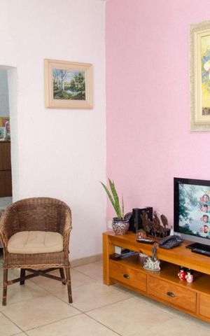 Casa à venda com 278m², 2 quartos e 1 vagaSala