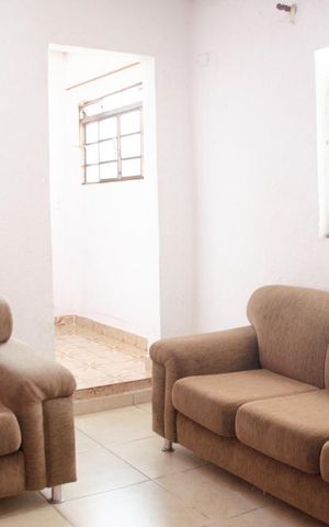 Casa à venda com 278m², 2 quartos e 1 vagaSala