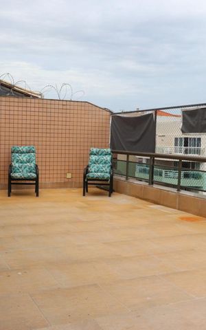 Apartamento à venda com 212m², 4 quartos e 3 vagas Apartamento à venda com 212m², 4 quartos e 3 vagasVista da Varanda