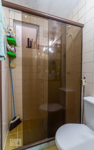 Apartamento à venda com 55m², 2 quartos e 1 vaga Apartamento à venda com 55m², 2 quartos e 1 vagaBanheiro