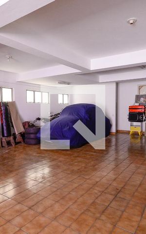 Casa para alugar com 340m², 3 quartos e 6 vagas Casa para alugar com 340m², 3 quartos e 6 vagasGaragem