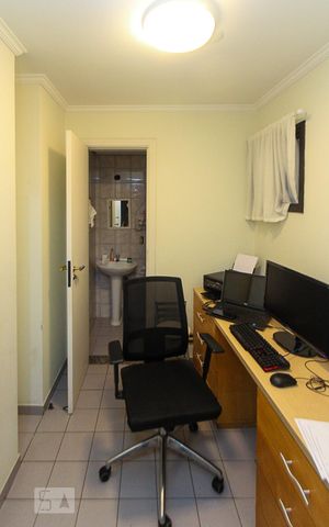 Apartamento à venda com 163m², 4 quartos e 3 vagas Apartamento à venda com 163m², 4 quartos e 3 vagasÁrea de Serviço