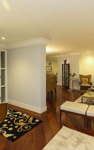 Apartamento à venda com 163m², 4 quartos e 3 vagas Apartamento à venda com 163m², 4 quartos e 3 vagasSala