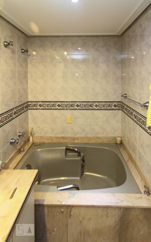 Apartamento à venda com 163m², 4 quartos e 3 vagas Apartamento à venda com 163m², 4 quartos e 3 vagasBanheiro da Suite 03