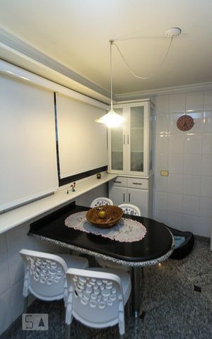 Apartamento à venda com 163m², 4 quartos e 3 vagas Apartamento à venda com 163m², 4 quartos e 3 vagasCozinha