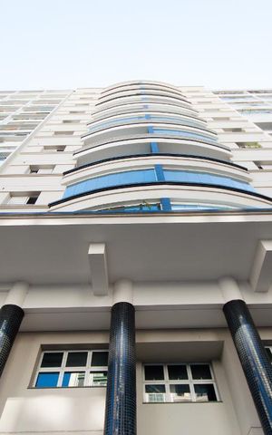 Studio à venda com 42m², 1 quarto e sem vaga Studio à venda com 42m², 1 quarto e sem vagaFachada