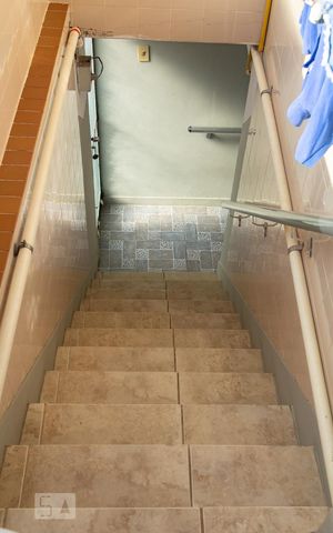 Casa à venda com 441m², 5 quartos e 4 vagas Casa à venda com 441m², 5 quartos e 4 vagaslavanderia