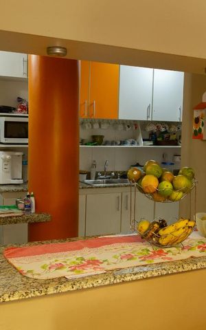 Casa à venda com 441m², 5 quartos e 4 vagas Casa à venda com 441m², 5 quartos e 4 vagasCozinha - Armários