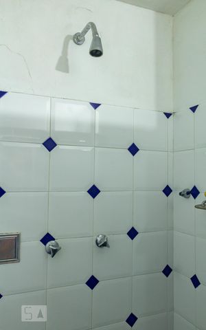 Casa à venda com 441m², 5 quartos e 4 vagas Casa à venda com 441m², 5 quartos e 4 vagasbanheiro social