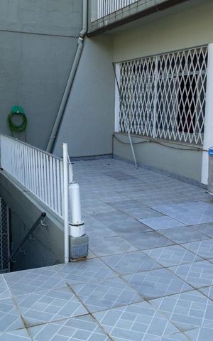 Casa à venda com 441m², 5 quartos e 4 vagas Casa à venda com 441m², 5 quartos e 4 vagasEntrada