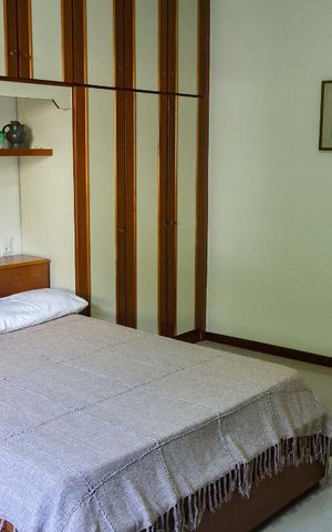 Casa à venda com 441m², 5 quartos e 4 vagas Casa à venda com 441m², 5 quartos e 4 vagasQuarto 1 do segundo andar