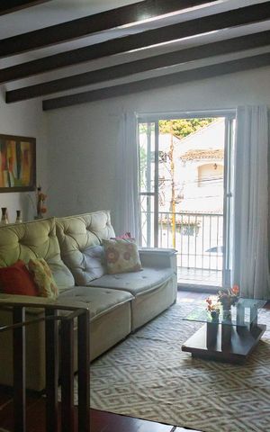 Casa à venda com 441m², 5 quartos e 4 vagas Casa à venda com 441m², 5 quartos e 4 vagassala 2