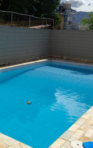 Casa à venda com 441m², 5 quartos e 4 vagas Casa à venda com 441m², 5 quartos e 4 vagaspiscina