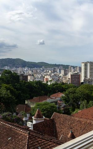 Casa à venda com 441m², 5 quartos e 4 vagas Casa à venda com 441m², 5 quartos e 4 vagaslavanderia