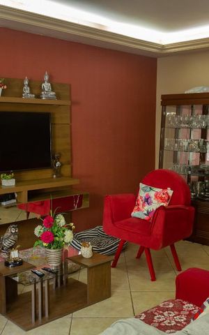 Casa à venda com 441m², 5 quartos e 4 vagas Casa à venda com 441m², 5 quartos e 4 vagassala do primeiro andar