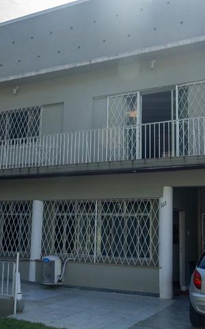 Casa à venda com 441m², 5 quartos e 4 vagas Casa à venda com 441m², 5 quartos e 4 vagasfachada da casa