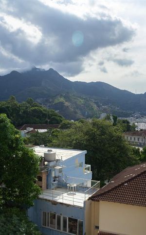 Casa à venda com 441m², 5 quartos e 4 vagas Casa à venda com 441m², 5 quartos e 4 vagaslavanderia