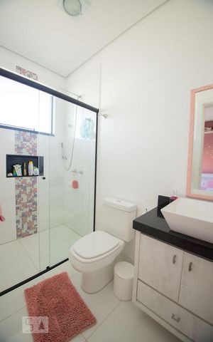 Casa à venda com 520m², 5 quartos e 6 vagas Casa à venda com 520m², 5 quartos e 6 vagasbanheiro suite 2