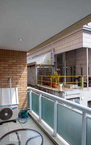Apartamento à venda com 71m², 2 quartos e 1 vaga Apartamento à venda com 71m², 2 quartos e 1 vagaSacada