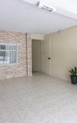 Casa à venda com 250m², 3 quartos e 2 vagasGaragem