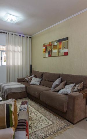 Casa à venda com 250m², 3 quartos e 2 vagasSala