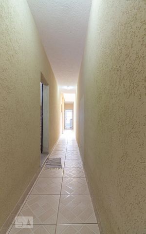 Casa à venda com 250m², 3 quartos e 2 vagasCorredor