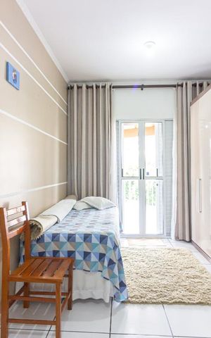 Casa à venda com 250m², 3 quartos e 2 vagasSuíte