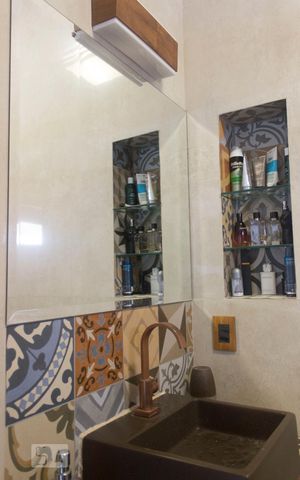 Apartamento à venda com 82m², 2 quartos e sem vagaBanheiro