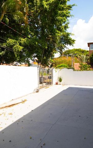 Casa à venda com 302m², 10 quartos e 6 vagas Casa à venda com 302m², 10 quartos e 6 vagasQuintal