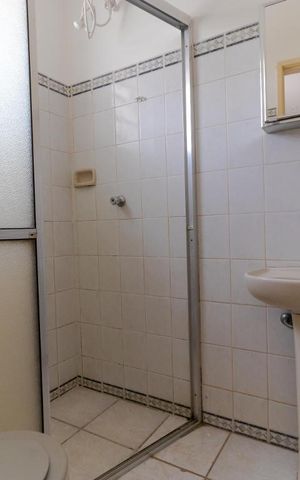 Casa à venda com 302m², 10 quartos e 6 vagas Casa à venda com 302m², 10 quartos e 6 vagasBanheiro da Suíte 02