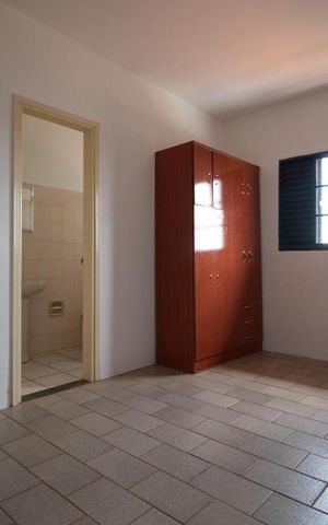 Casa à venda com 302m², 10 quartos e 6 vagas Casa à venda com 302m², 10 quartos e 6 vagasSuíte 06