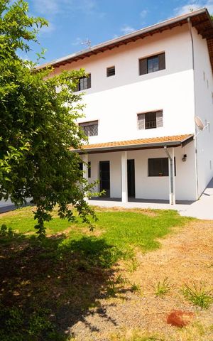 Casa à venda com 302m², 10 quartos e 6 vagas Casa à venda com 302m², 10 quartos e 6 vagasQuintal