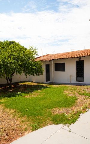 Casa à venda com 302m², 10 quartos e 6 vagas Casa à venda com 302m², 10 quartos e 6 vagasQuintal
