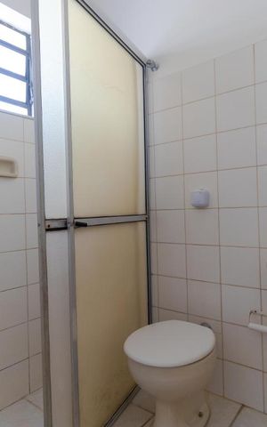Casa à venda com 302m², 10 quartos e 6 vagas Casa à venda com 302m², 10 quartos e 6 vagasBanheiro da Suíte 04