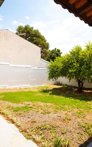 Casa à venda com 302m², 10 quartos e 6 vagas Casa à venda com 302m², 10 quartos e 6 vagasQuintal